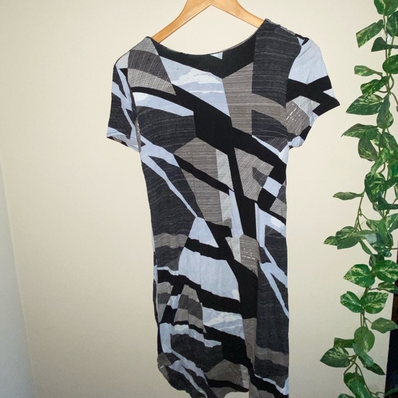 Cool pattern high low dress - Picture 2 of 2